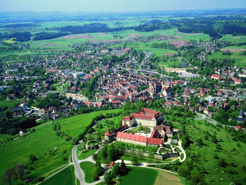 Luftbild Schloss und Stadt